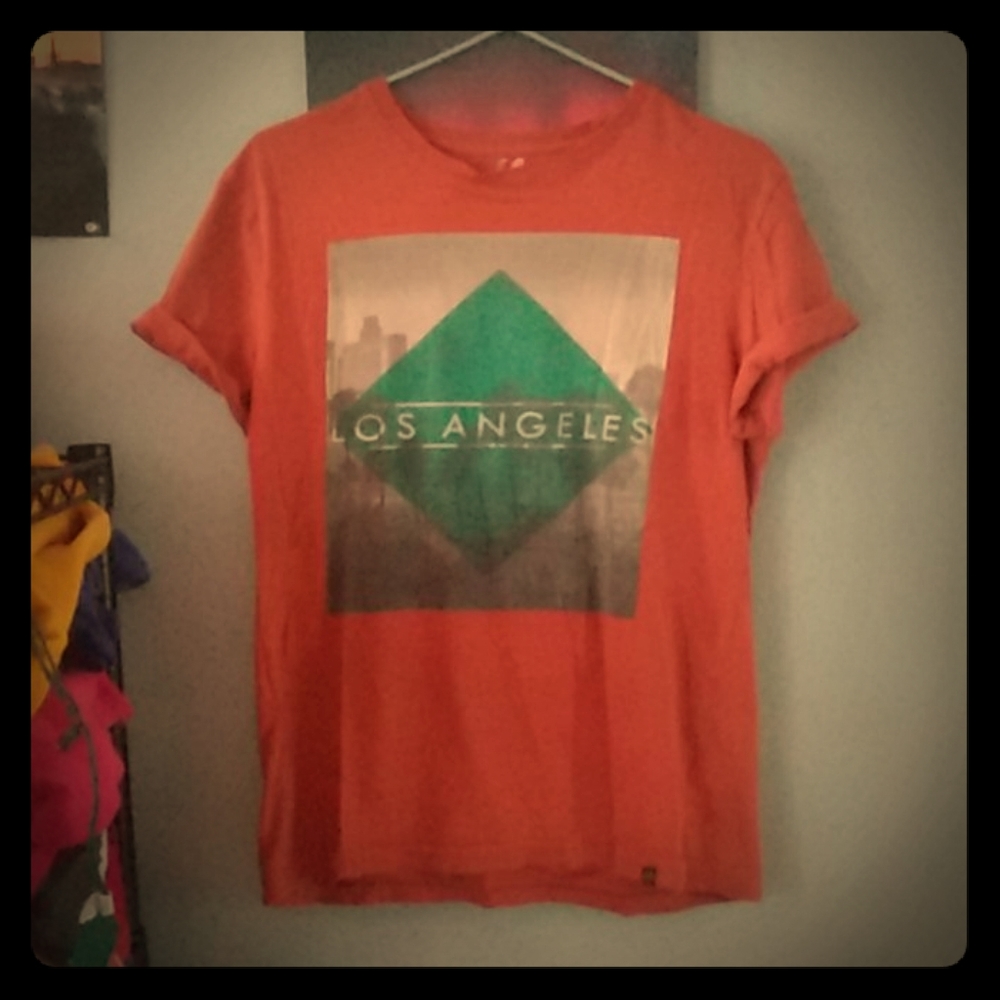 Los Angeles *men's graphic tee*